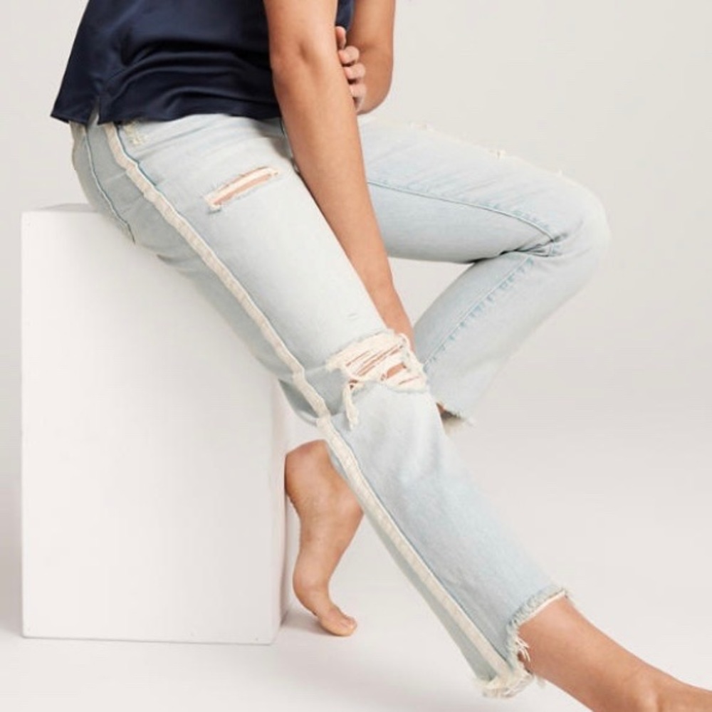 Ripped Boyfriend Jeans
